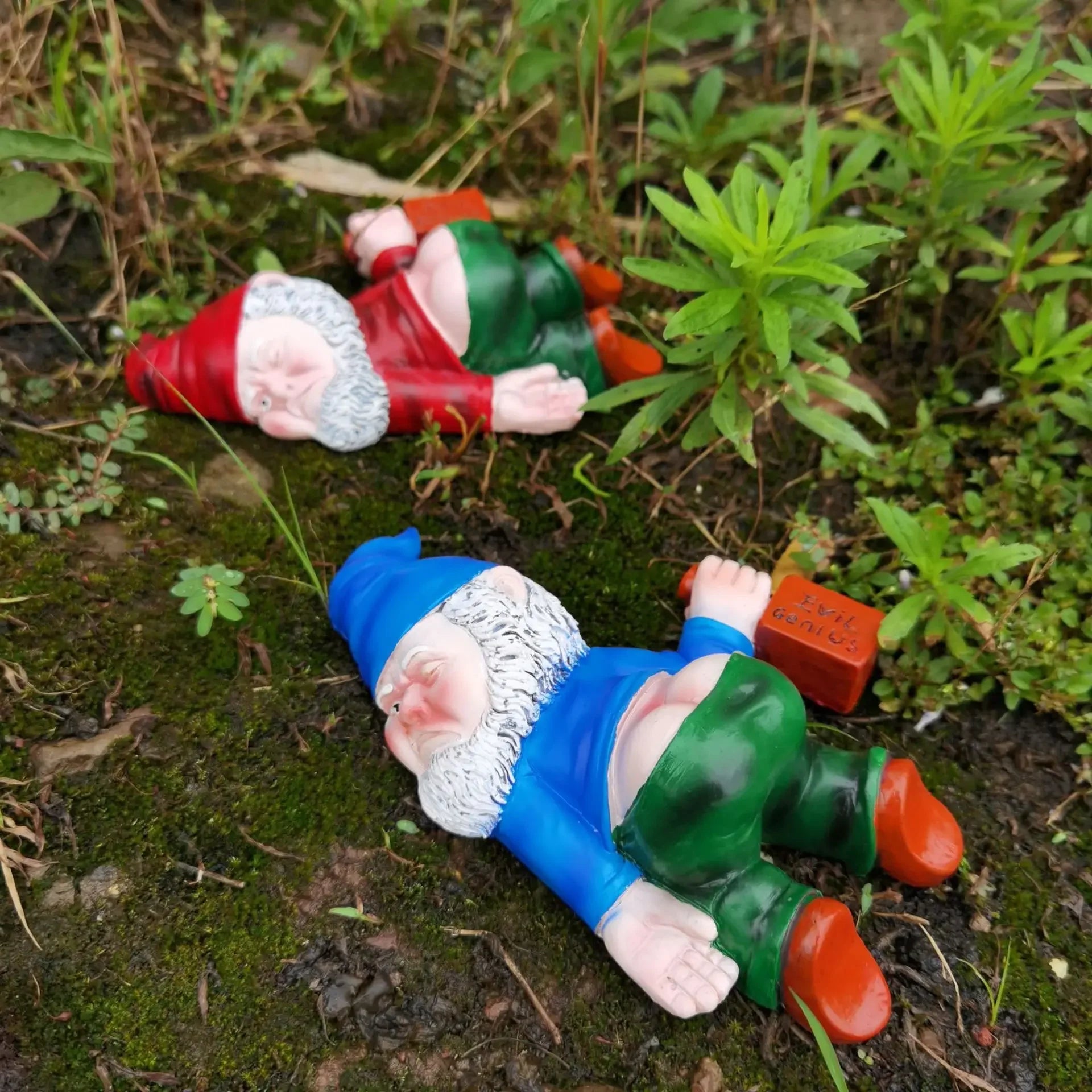 15CM Christmas Drunken Garden Gnome Funny Resin Statues for Home Decor Whimsical Indoor Outdoor Ornaments Ecoresin Weatherproof